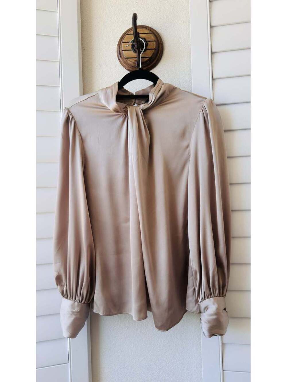 White House Black Market Champagne Blouse Size 10